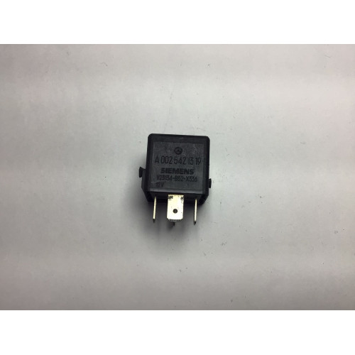 Mercedes Benz Röle Modülü A0025421319 V23134-B52-336