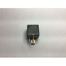 Volkswagen Passat Caddy Golf Scirocco Audi Seat Çok Amaçlı Röle 171906383 20205007