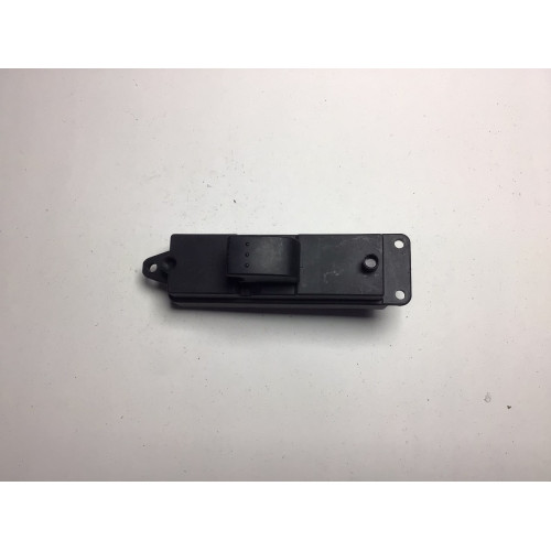 Mazda 3 Tekli Cam Düğmesi