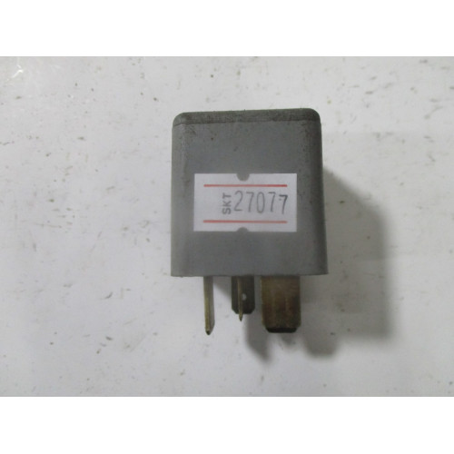 Volkswagen Audi Seat Skoda Yakıt Pompa Rölesi 4D0951253