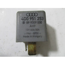 Volkswagen Audi Seat Skoda Yakıt Pompa Rölesi 4D0951253