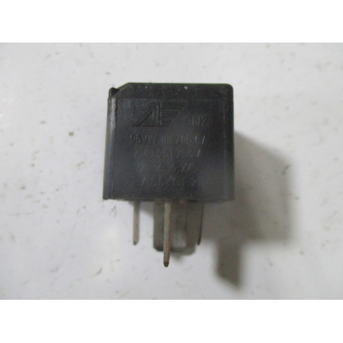 Volkswagen Audi Seat Skoda Röle 7M0951253A 95WV10K705CA
