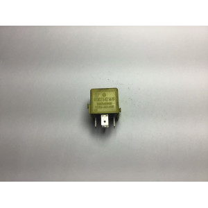 Mercedes Çok Amaçlı Sarı Röle A0025421419 V23134-A52-X335
