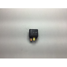 Audi A4 Röle 899519