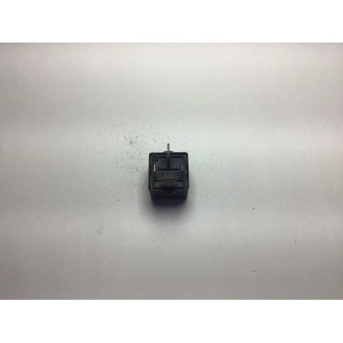 Volkswagen Audi 460 Siyah Röle V23134-J52-X430 1K0951253A