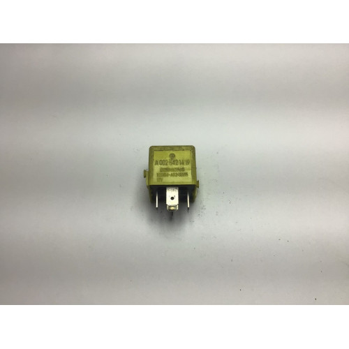 Mercedes Çok Amaçlı Sarı Röle A0025421419 V23134-A52-X335