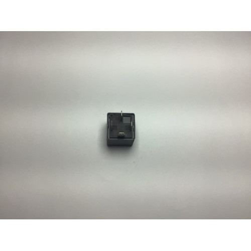 Audi A4 S4 Röle V23134-B52-X301 8D0951253A