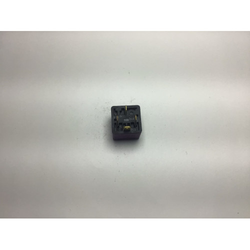 Opel Yakıt Pompa Rölesi 0332019452
