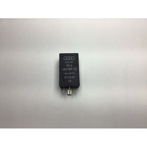 Volkswagen Audi İç Aydınlatma Rölesi 4D0907131