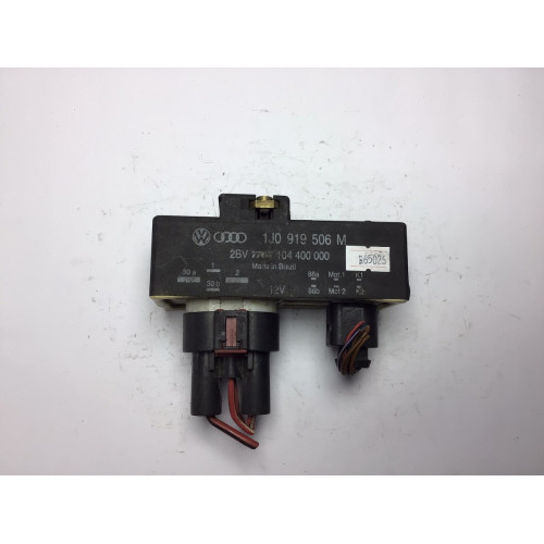 Volkswagen Audi Fan Kontrol Rölesi 1J0919506M 104400000