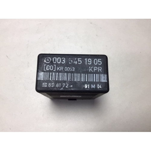 Mercedes W124 W201 Yakıt Pompa Rölesi 0035451905 898172