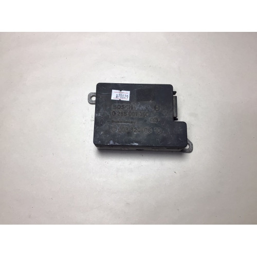 Mercedes Benz E W124 Airbag Kontrol Ünitesi 0038200610 0285001050