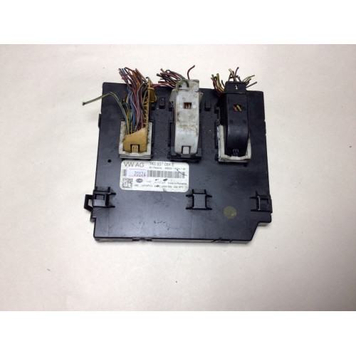 Volkswagen Golf BCM Merkezi Kontrol Modülü 1K0937084E