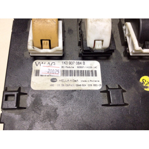 Volkswagen Passat Golf BCM Merkezi Kontrol Modülü 1K0937084B
