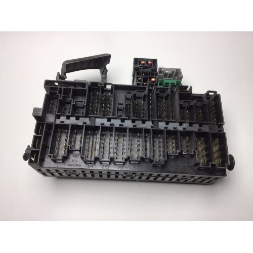 Volkswagen Transporter T4 Sigorta Body Beyni 357937039
