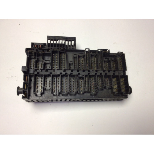 Volkswagen Transporter T4 Sigorta Body Beyni 357937039