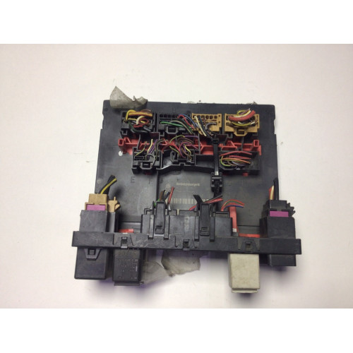 Volkswagen Passat B6 Sigorta Body Beyni 3C0937049AE