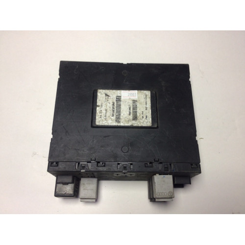 Volkswagen Passat B6 Sigorta Body Beyni 3C0937049AE
