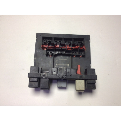 Volkswagen Golf Jetta  Sigorta Body Beyni 3C0937049E