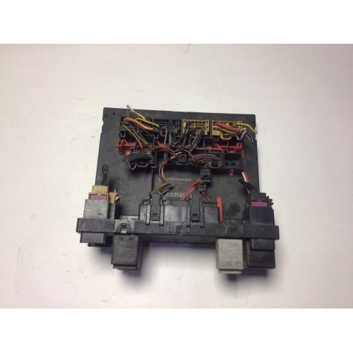 Volkswagen Passat B6 2.0 Sigorta Body Beyni 3C0937049J