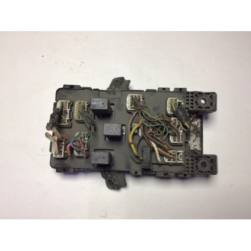 Toyota Avensis Sigorta Body Beyni 8273005020