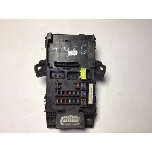 Toyota Avensis Sigorta Body Beyni 8273005020