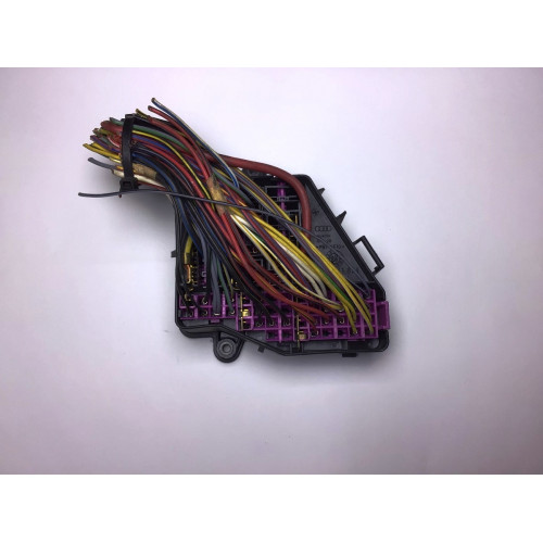 Audi A4 Sigorta Body Beyni 8D1941824