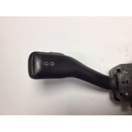 Volkswagen Golf Far Sinyal Kolu 8L0953513G